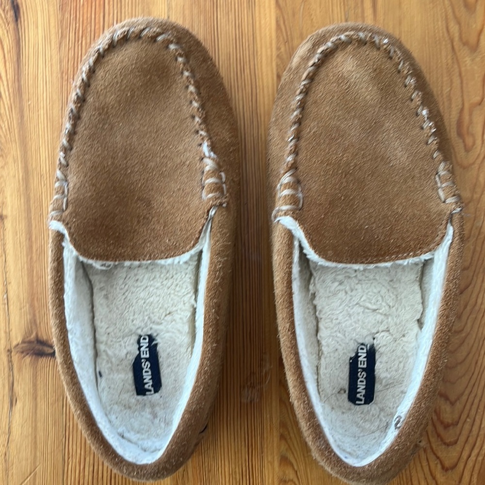 Excellent Condition Lands’ End Kids Moccasin, size 6